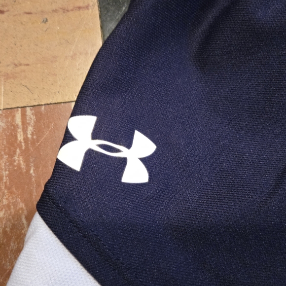 Under Armour Dark Blue Performance Shorts Misses Size XS like New - Picture 2 of 5